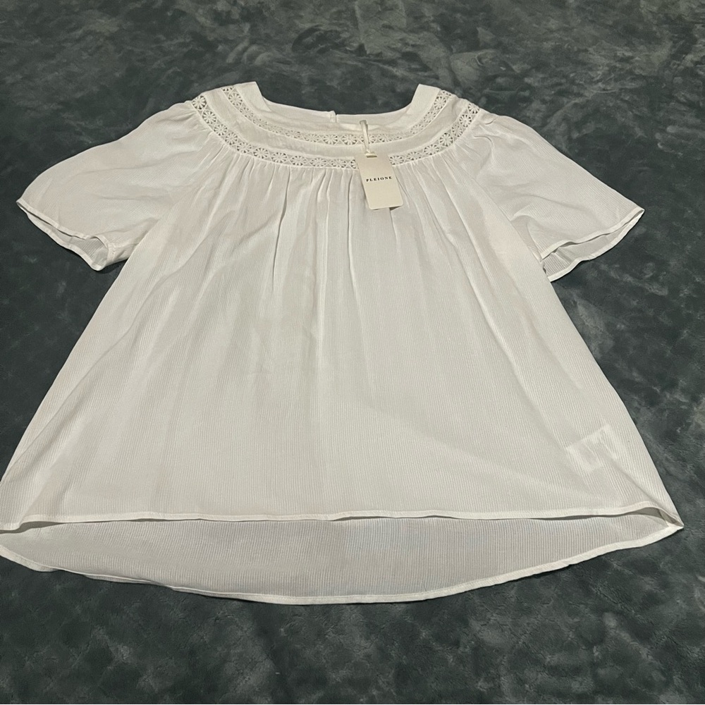 Pleione White Blouse with Crochet‎ Trim